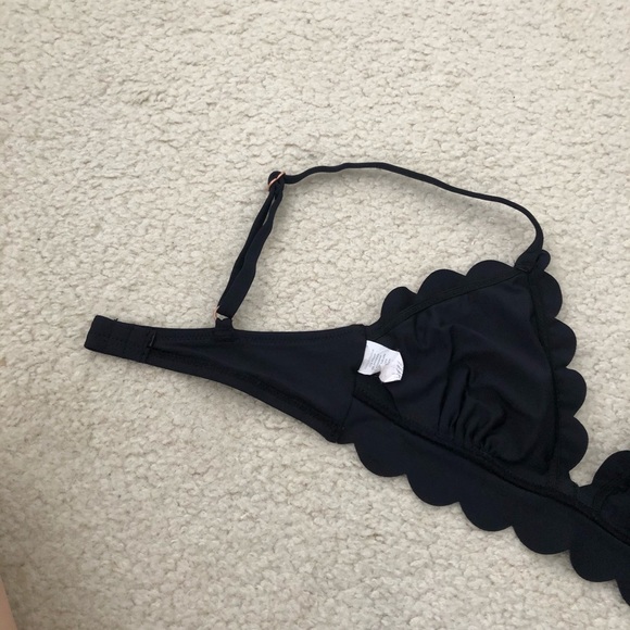 CHELSEA28 SCALLOPED BIKINI TOP - Picture 4 of 10